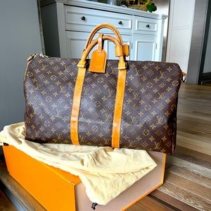 LV Keep-all Vintage Bandoulière 50
Great condition ⭐️⭐️ 100% Authentic LAST CALL